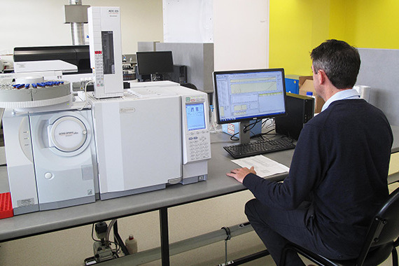 Central Queensland Innovation and Research Precinct Lab Equipment and worker
