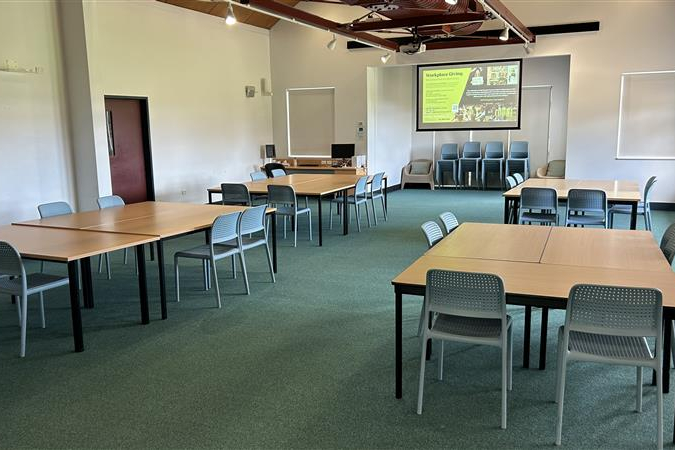 Dinning room with tables and chairs