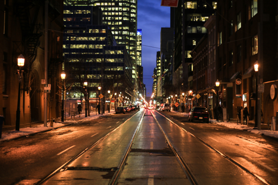 Image of a city street at night