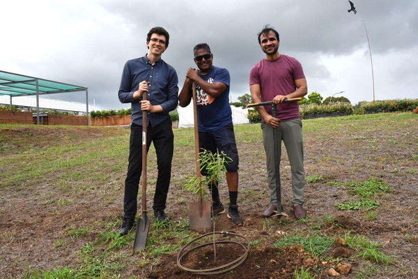 Ryan du Preez, Mani Naiker, Parbat Raj Thani plant a Gumbi Gumbi tree